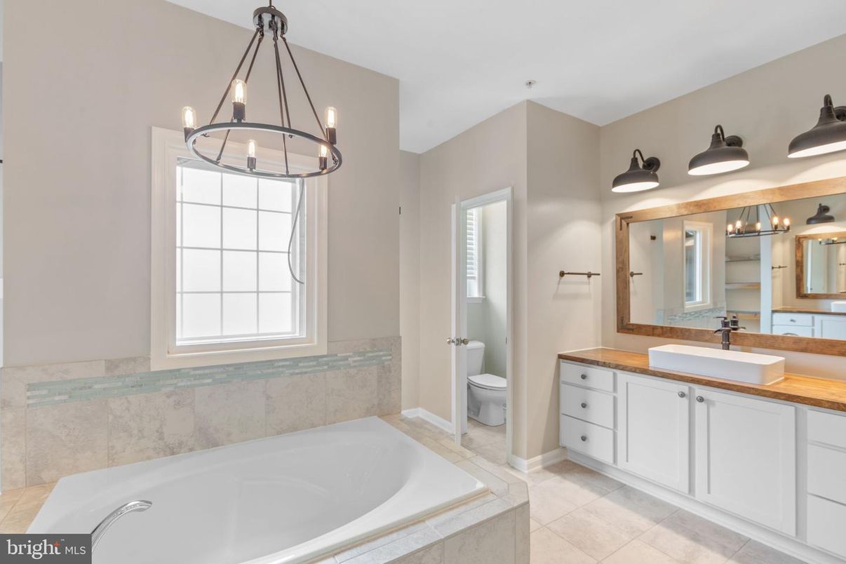 Bathroom, Dual Sink Vanities, Interior, Pendant Lights