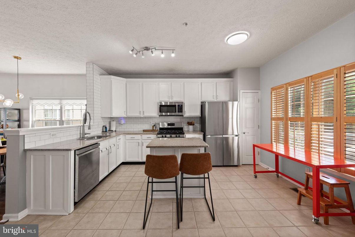 Interior, Kitchen, Pendant Lights, Recessed Lighting, Stainless Steel Appliances