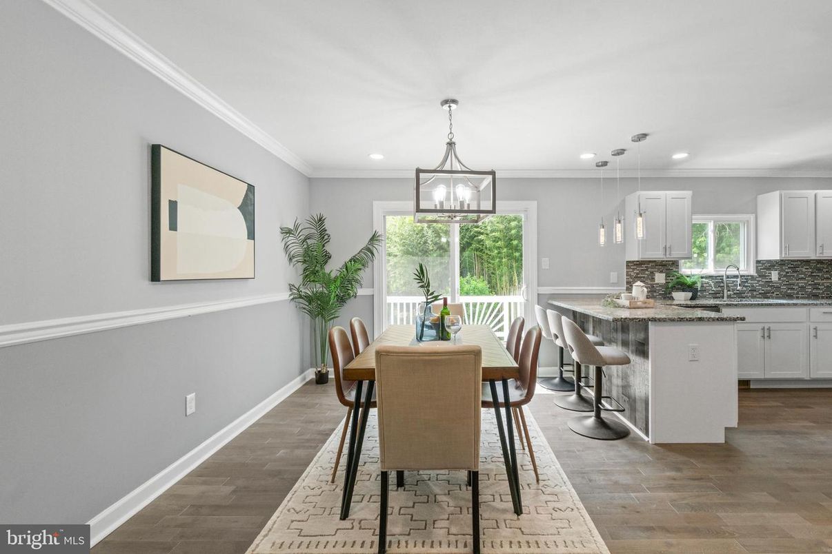 Dining room, Interior, Kitchen, Pendant Lights, Recessed Lighting, Wood Texture Flooring