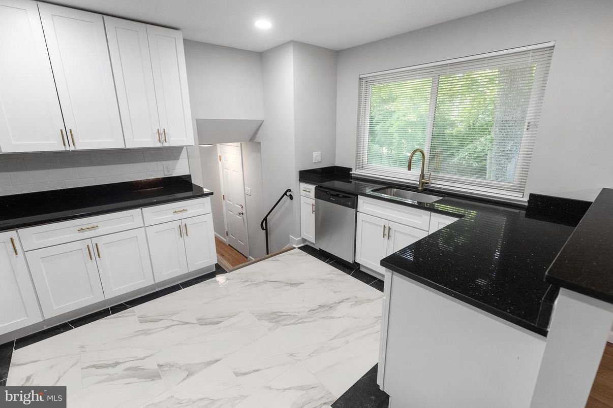 Interior, Kitchen, Marble, Recessed Lighting
