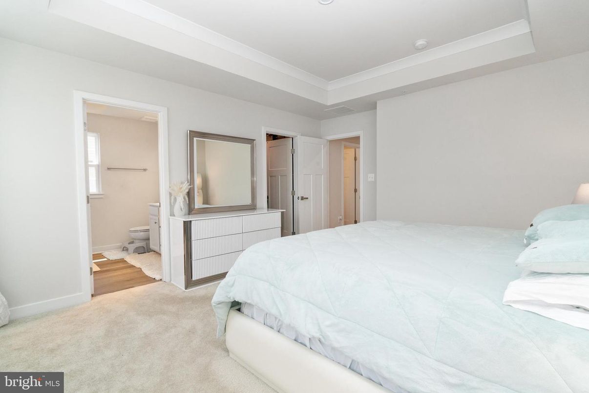 Bathroom, Bedroom, Interior, Recessed Lighting, Wood Texture Flooring