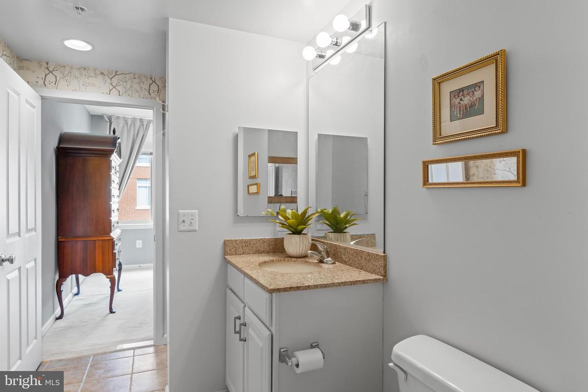 Bathroom, Interior, Recessed Lighting