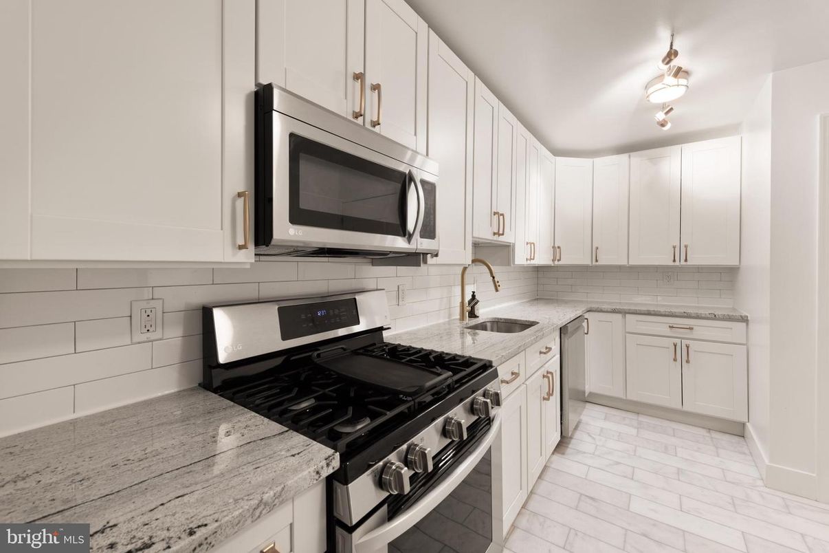 Interior, Kitchen, Stainless Steel Appliances