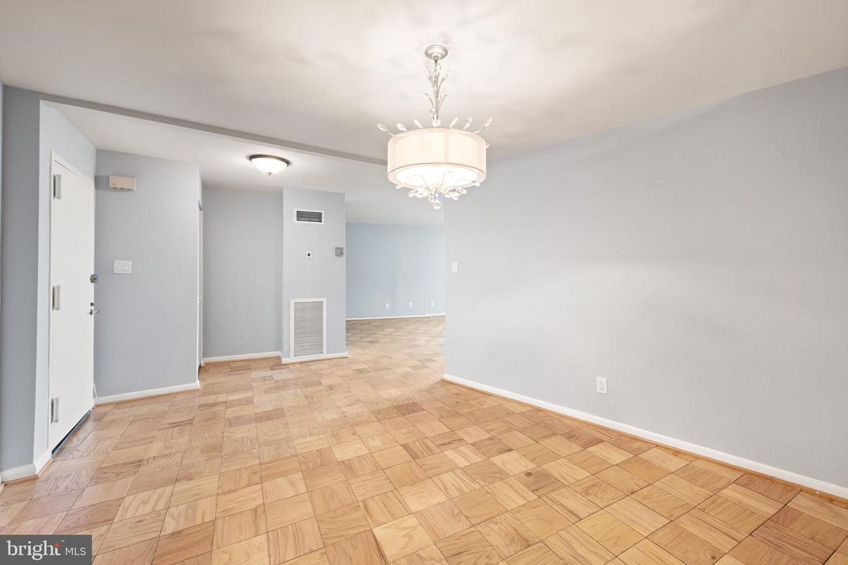 Chandelier, Empty room, Interior, Wood Texture Flooring