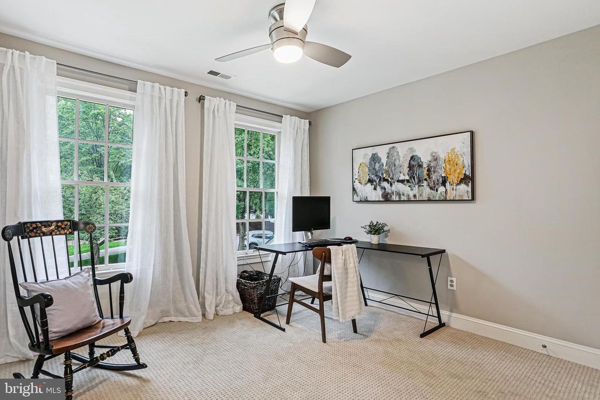 Home Office, Interior