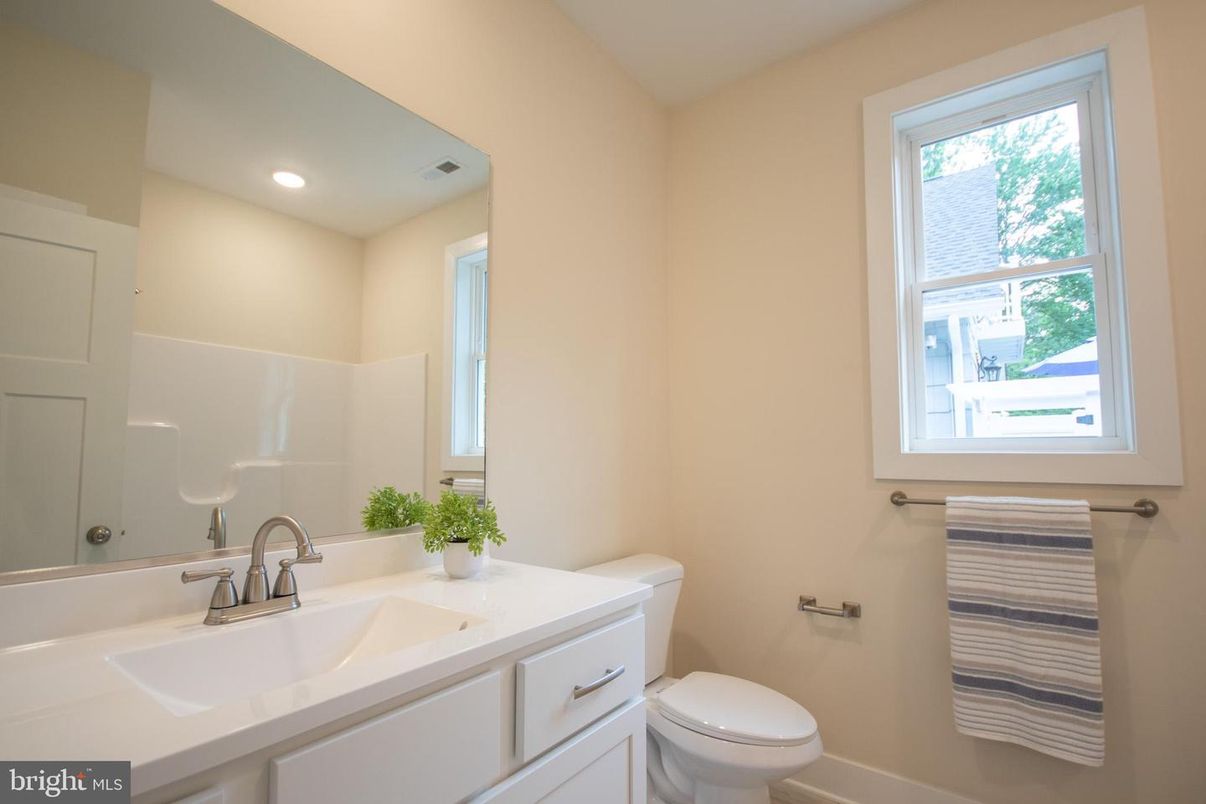 Bathroom, Interior, Recessed Lighting
