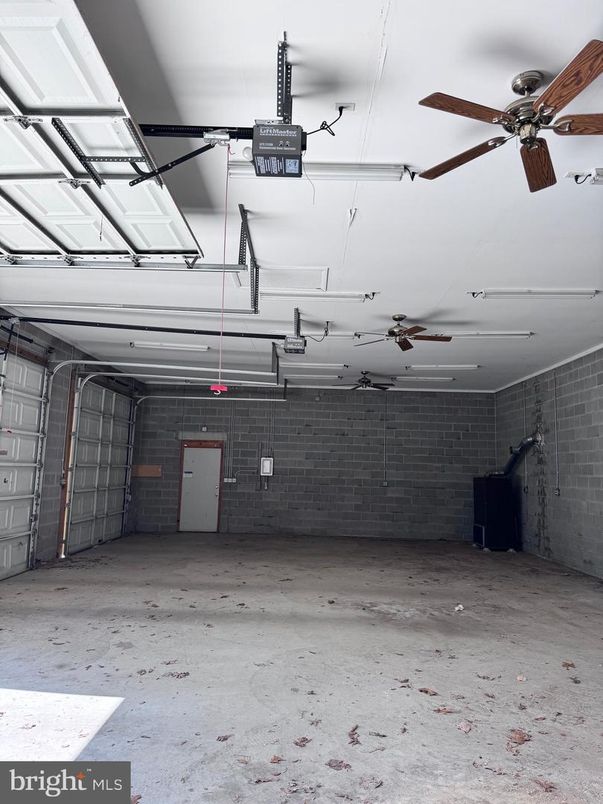 Garage, Interior, Stone Walls