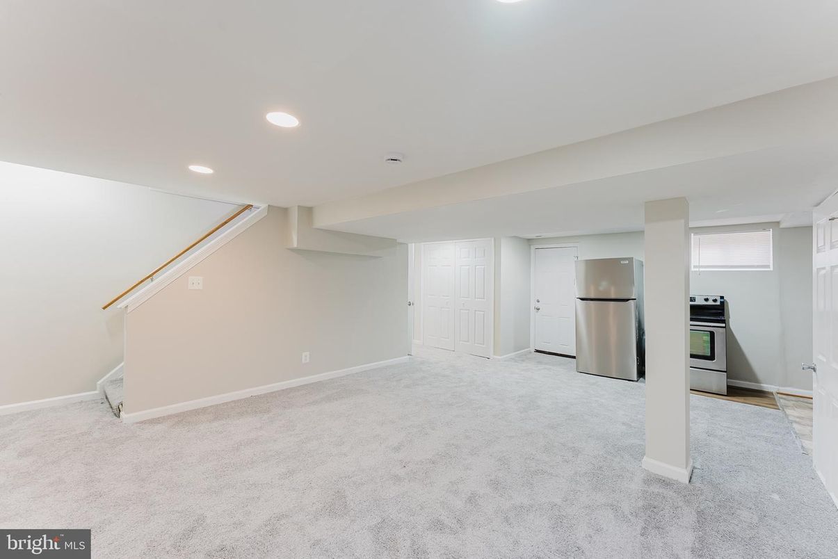 Empty room, Interior, Kitchen, Recessed Lighting