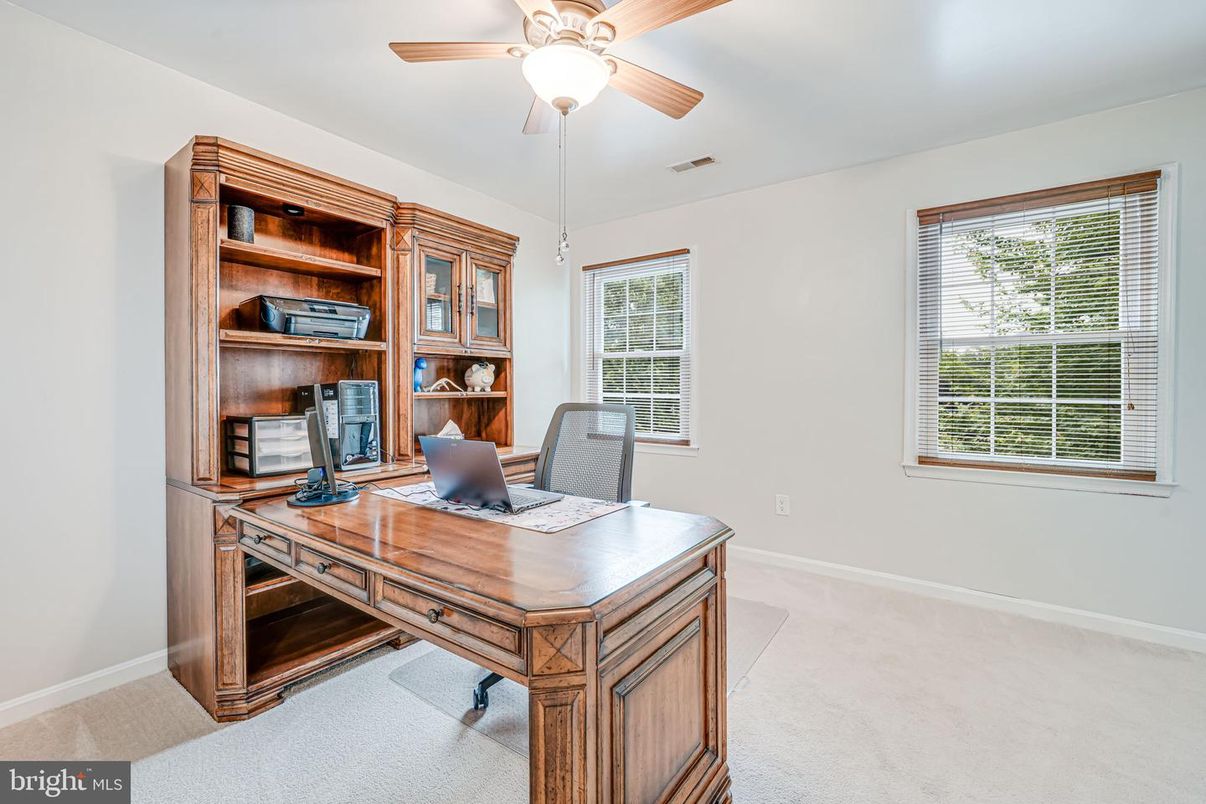 Home Office, Interior