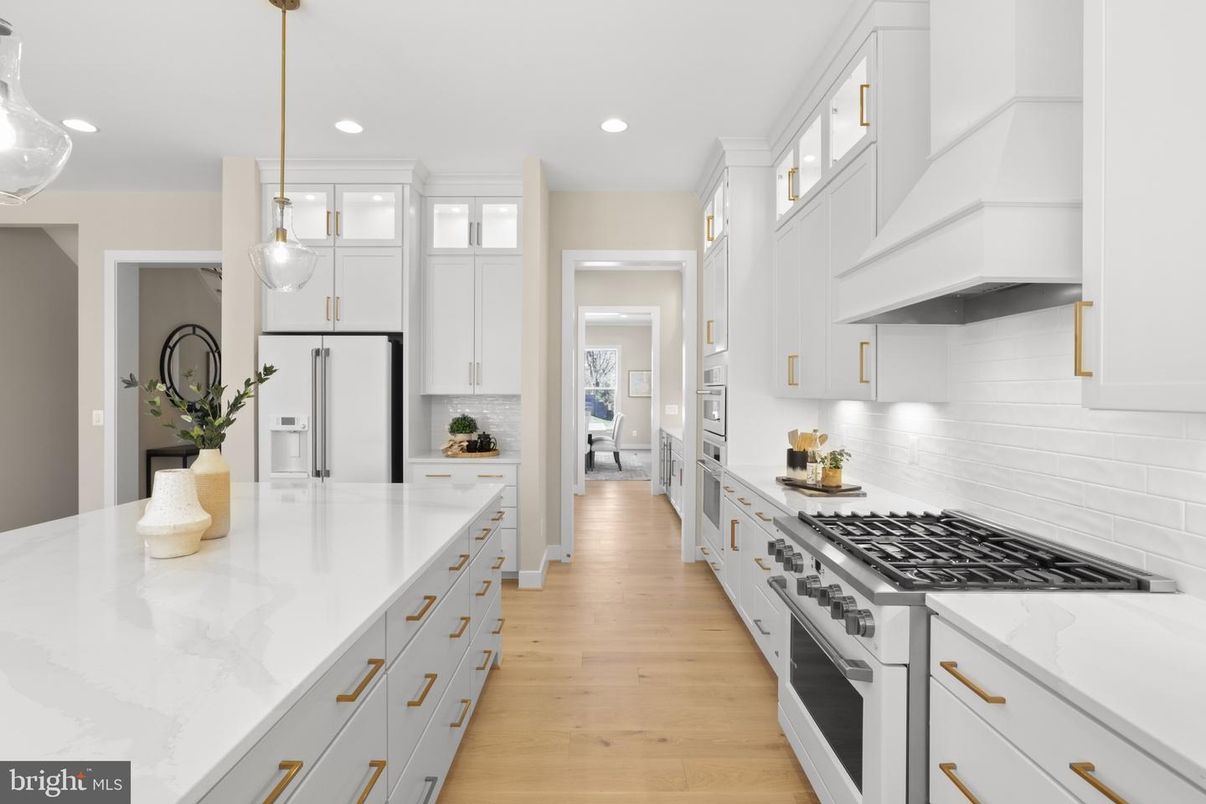 Interior, Kitchen, Pendant Lights, Recessed Lighting, Wood Texture Flooring