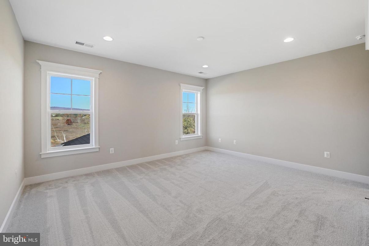 Empty room, Interior, Recessed Lighting