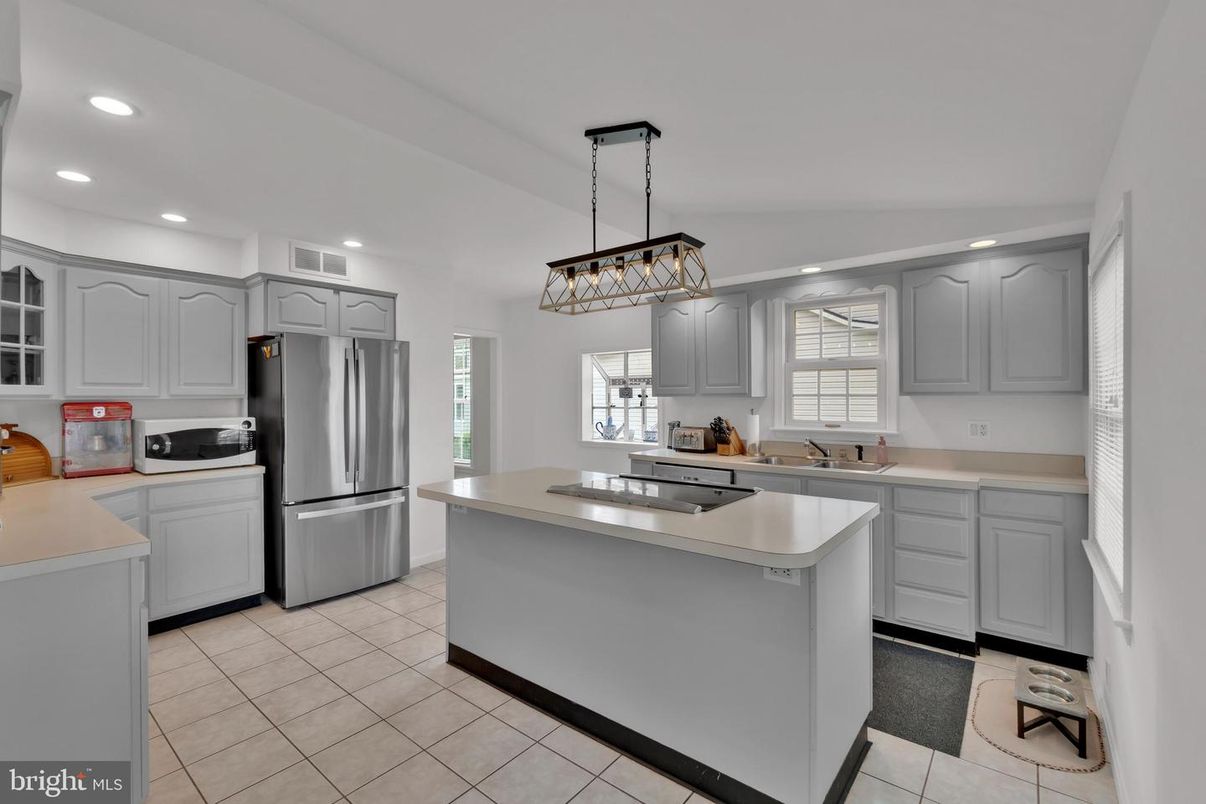Interior, Kitchen, Pendant Lights, Recessed Lighting, Stainless Steel Appliances