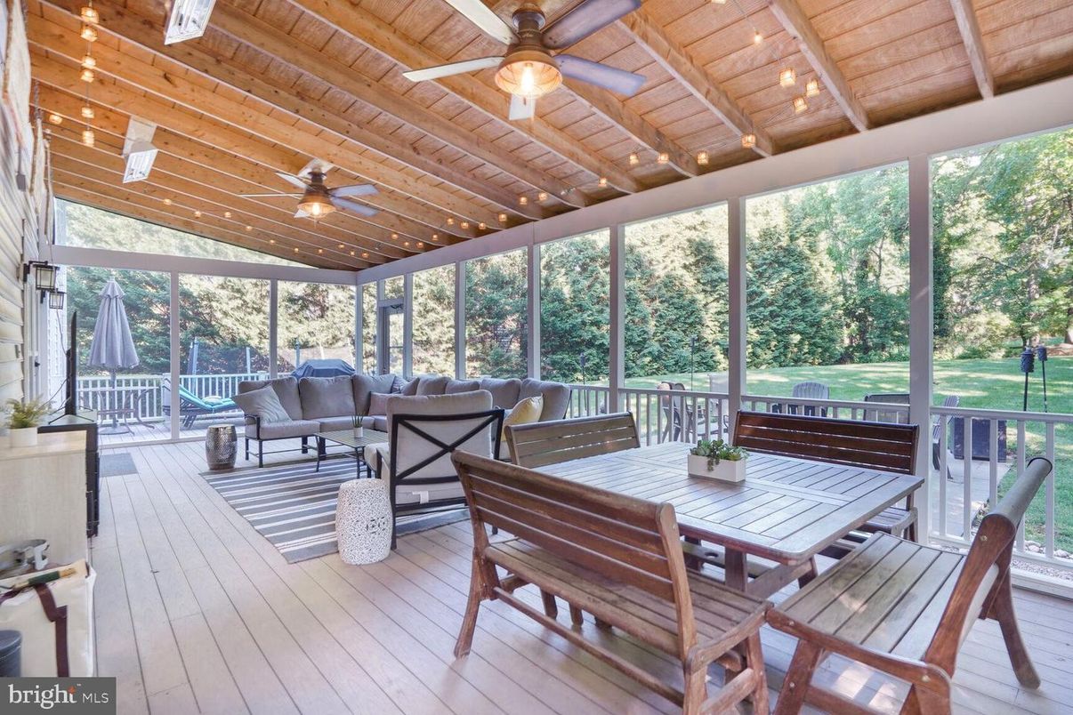 Dining room, Interior, Living room, Sun Room, Wooden Beams, Wooden Ceilings, Wood Texture Flooring