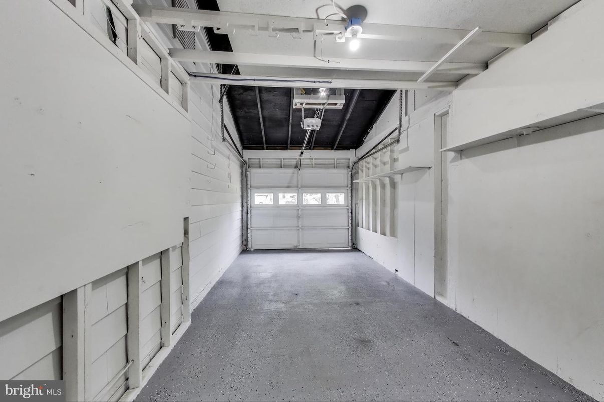 Garage, Interior