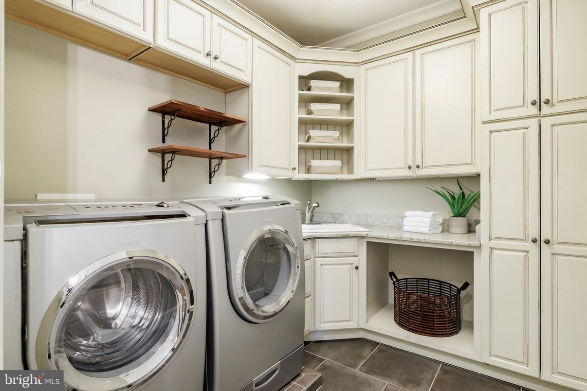 Interior, Washer