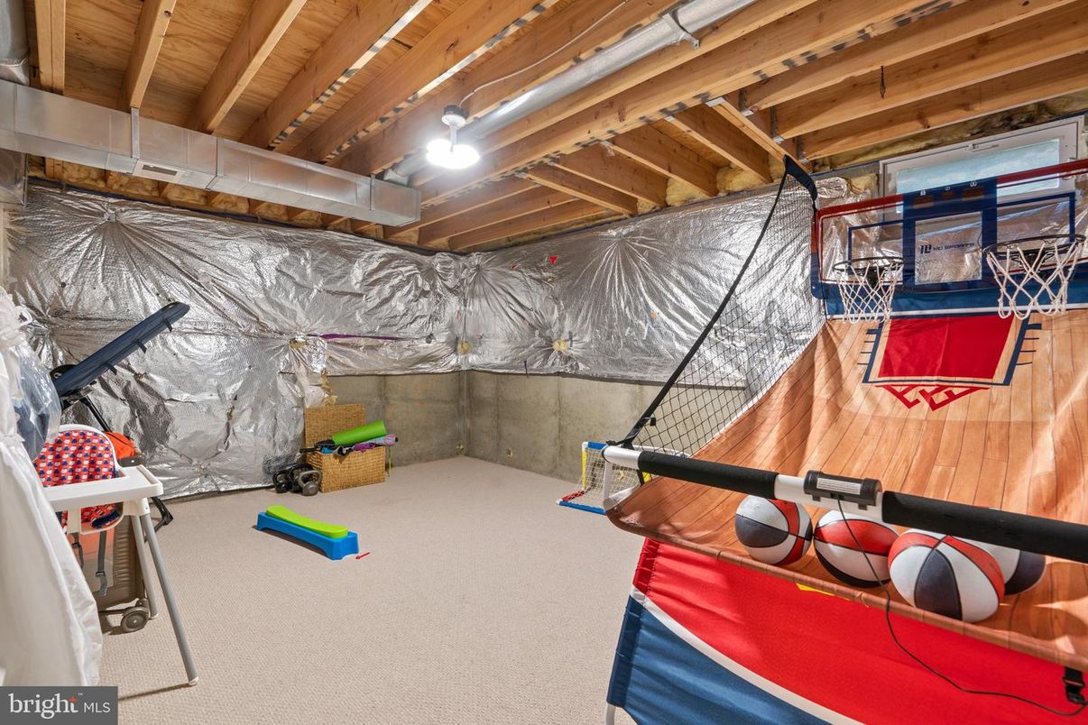 Fitness Equipment, Interior, Wooden Beams, Wooden Ceilings