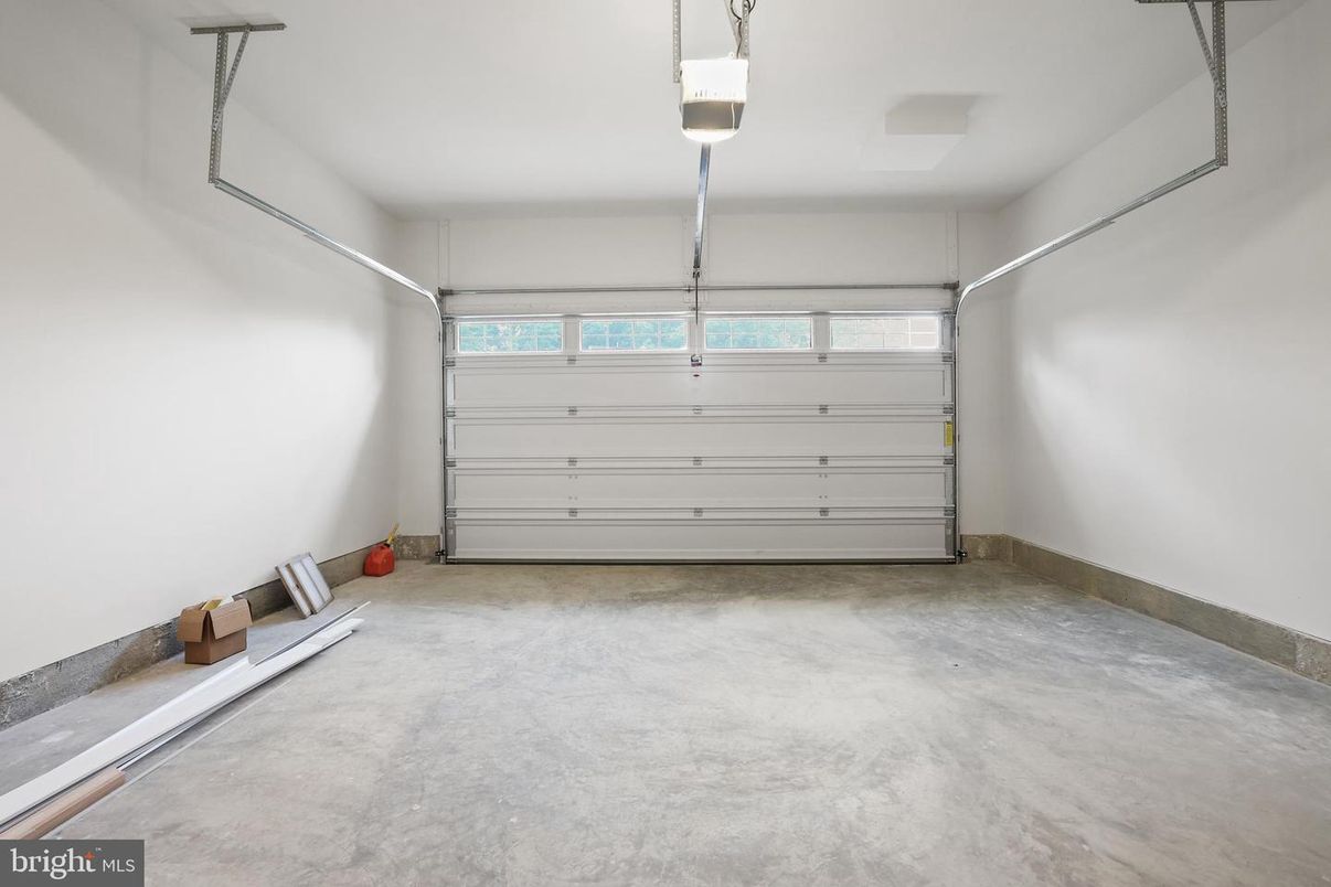 Garage, Interior