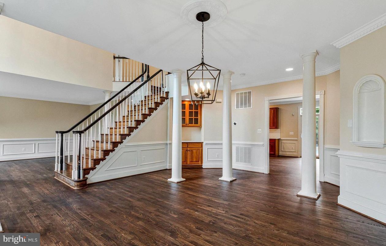 Interior, Pendant Lights, Recessed Lighting, Wood Texture Flooring