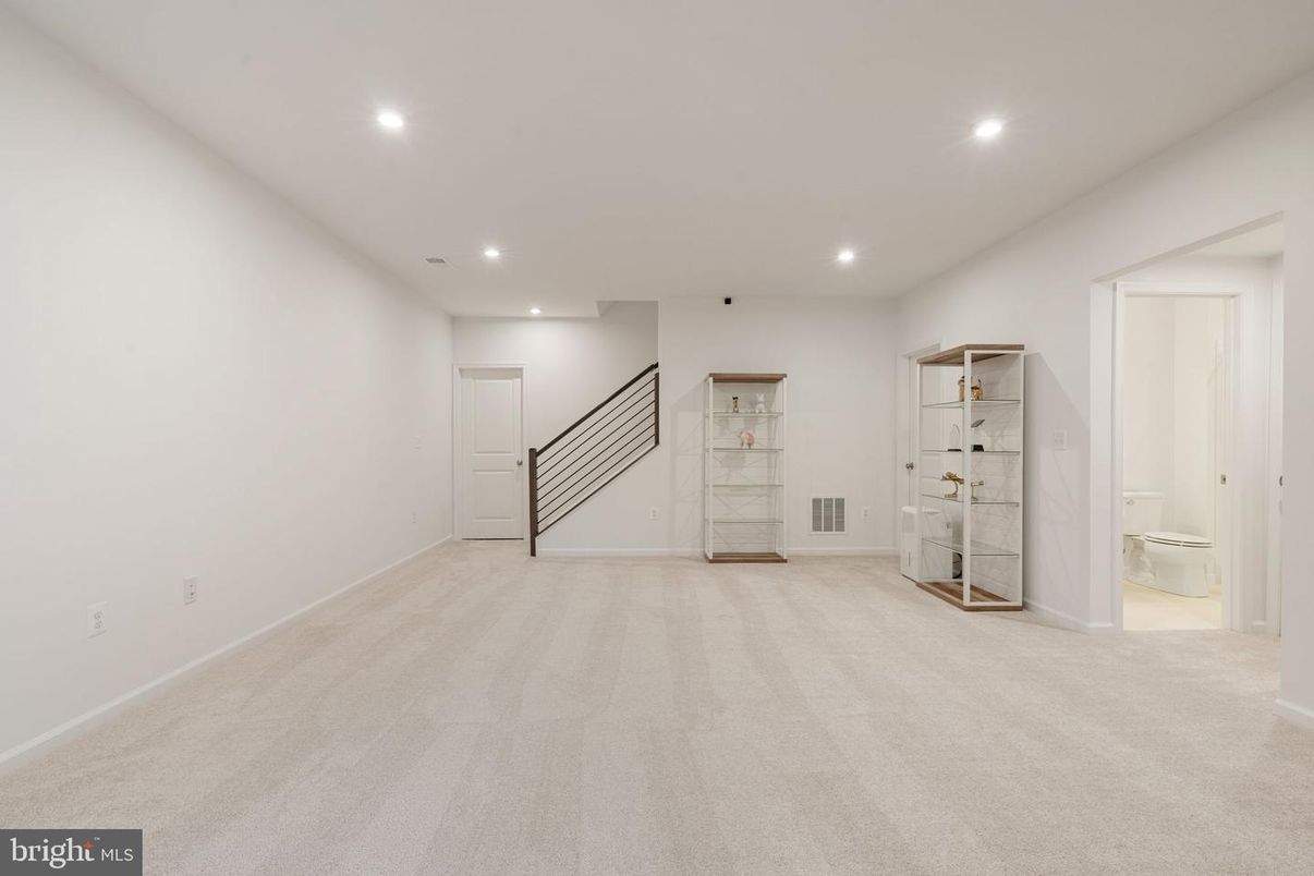 Bathroom, Empty room, Interior, Recessed Lighting