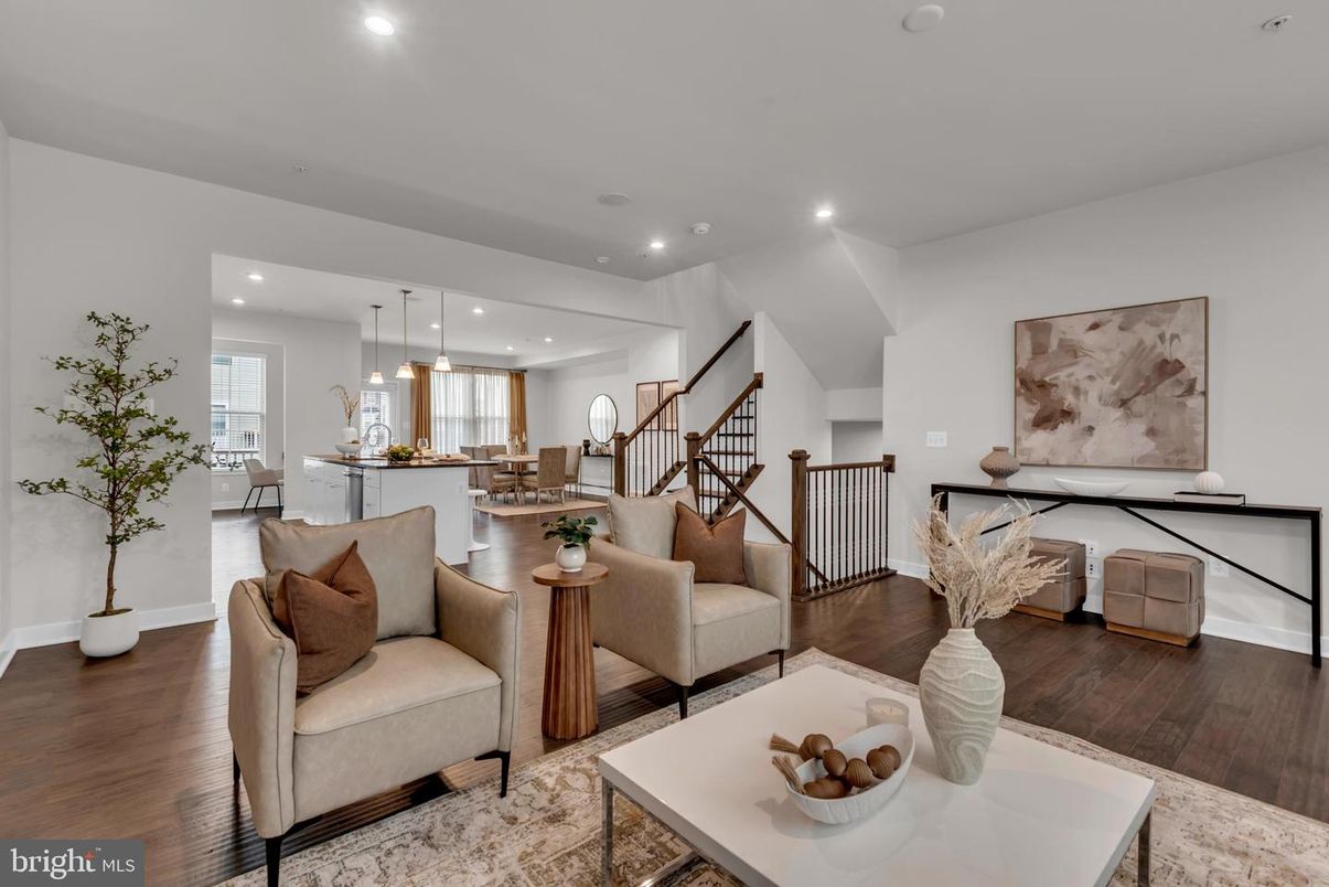 Dining room, Interior, Kitchen, Living room, Pendant Lights, Recessed Lighting, Wood Texture Flooring