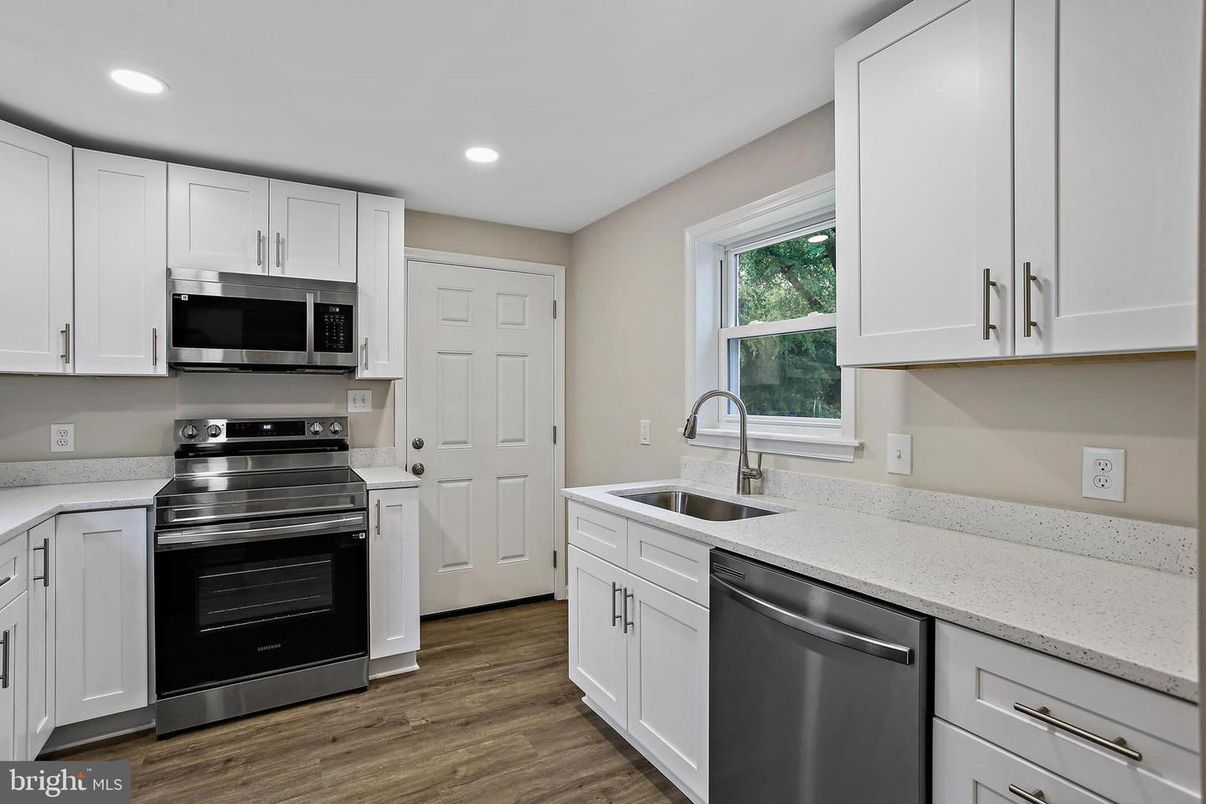 Interior, Kitchen, Recessed Lighting, Stainless Steel Appliances, Wood Texture Flooring