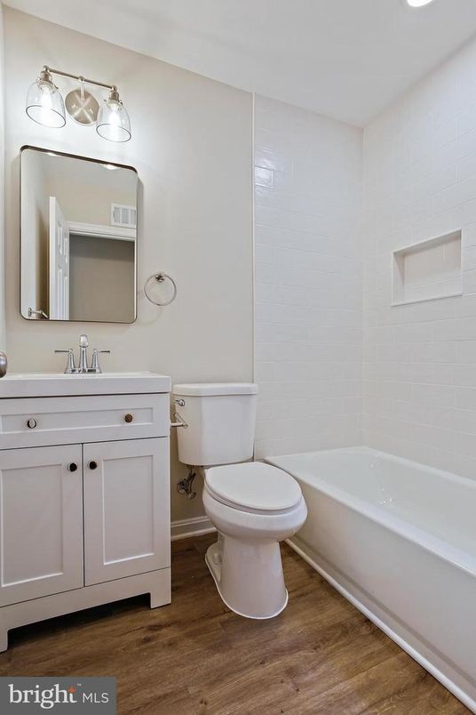 Bathroom, Interior, Recessed Lighting, Wood Texture Flooring