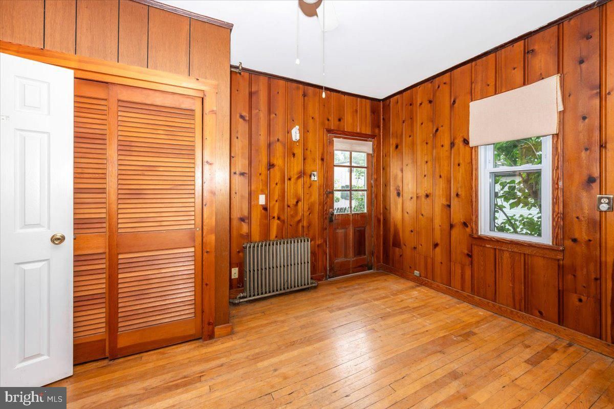 Empty room, Interior, Wood Texture Flooring, Wooden Walls