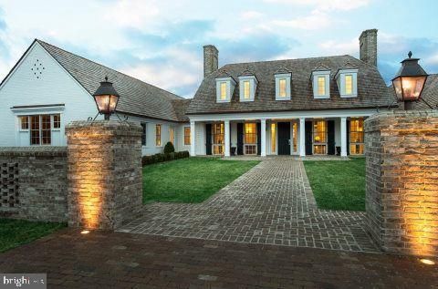 Exterior, Facade, Cape Cod