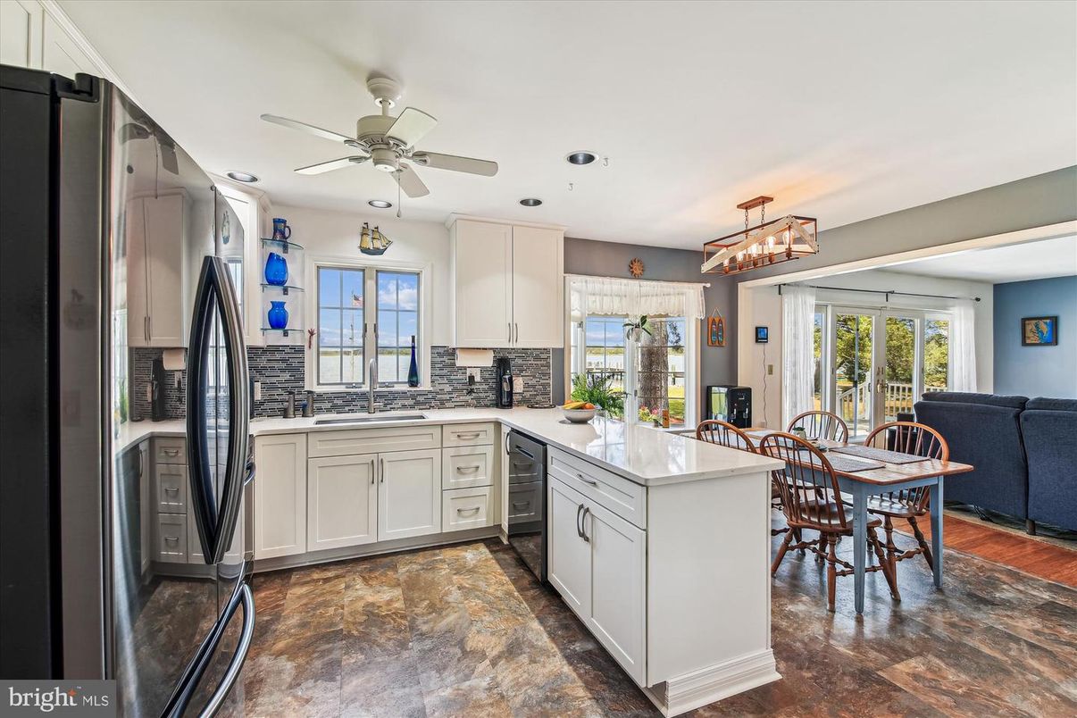 Chandelier, Dining room, Interior, Kitchen, Wood Texture Flooring