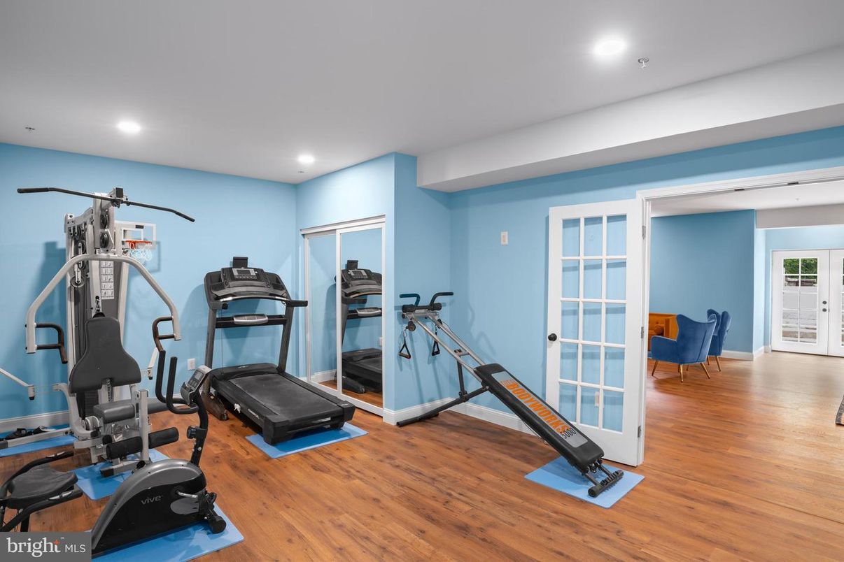 Fitness Equipment, Interior, Recessed Lighting, Wood Texture Flooring