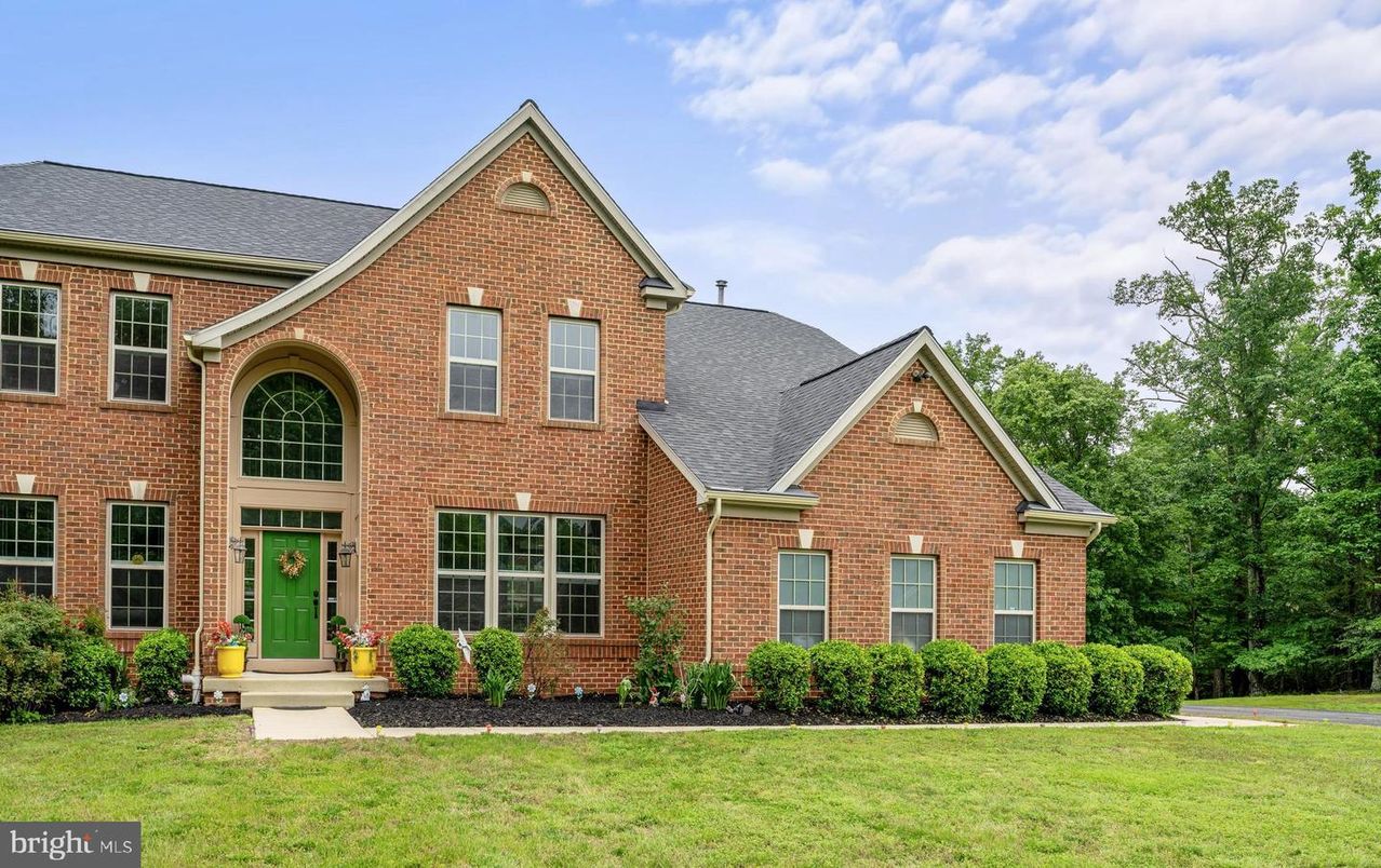 Exterior, Facade, Brick Facade, Brick Traditional