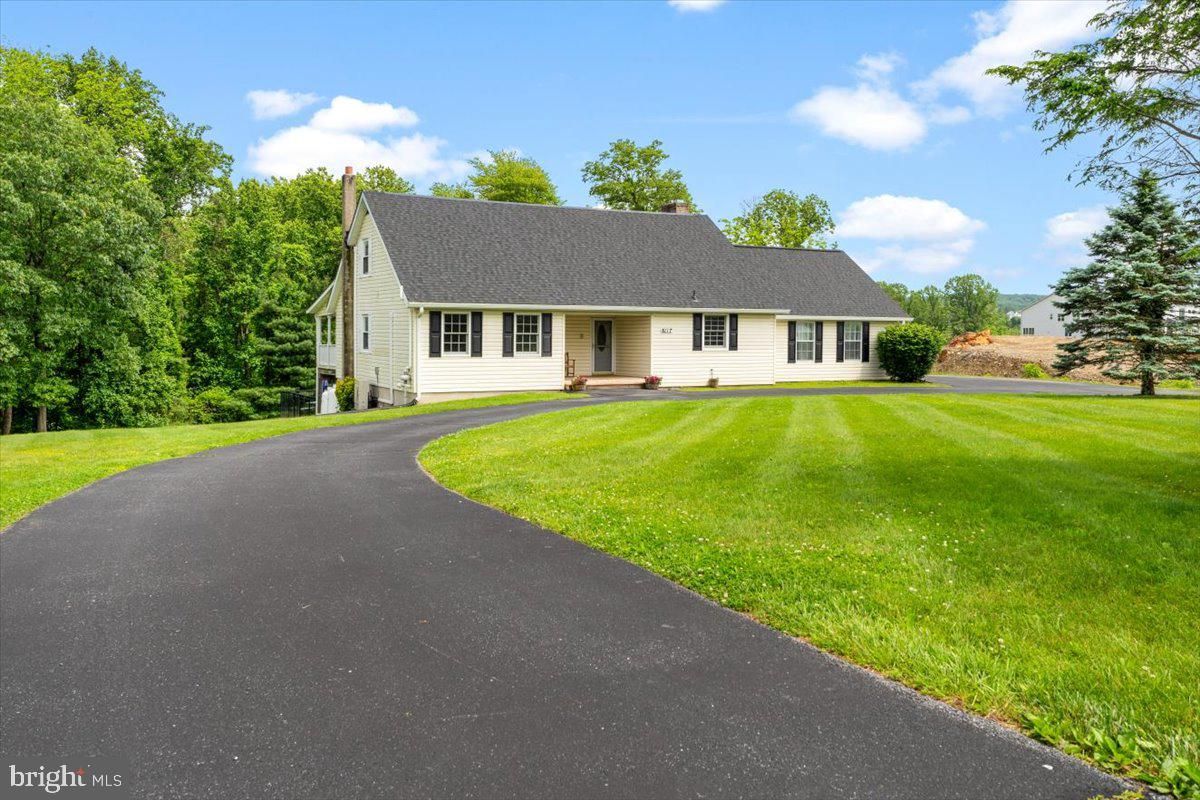 Backyard, Exterior, Facade, Cape Cod