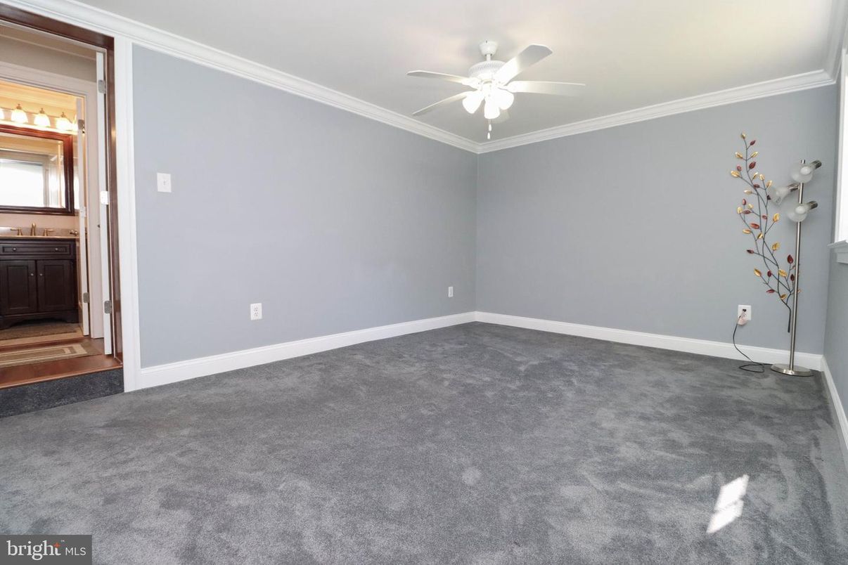 Bathroom, Empty room, Interior