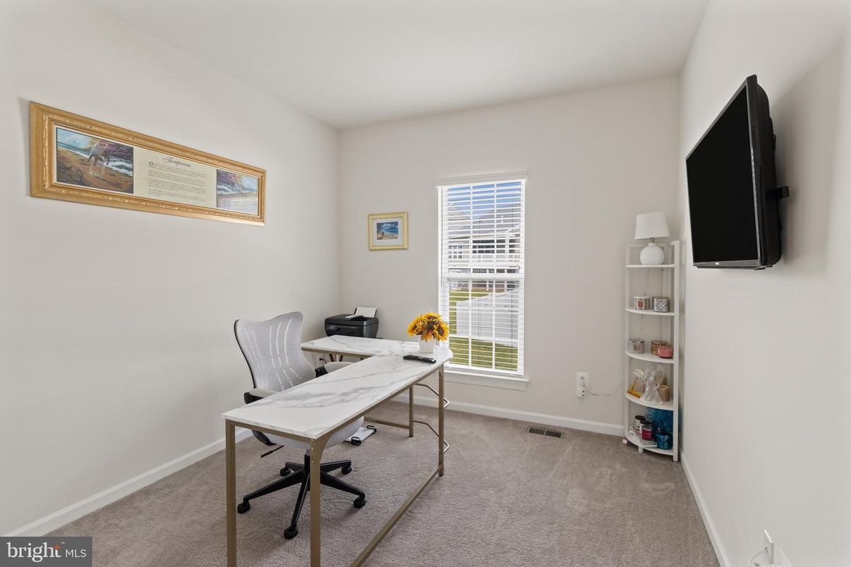 Home Office, Interior