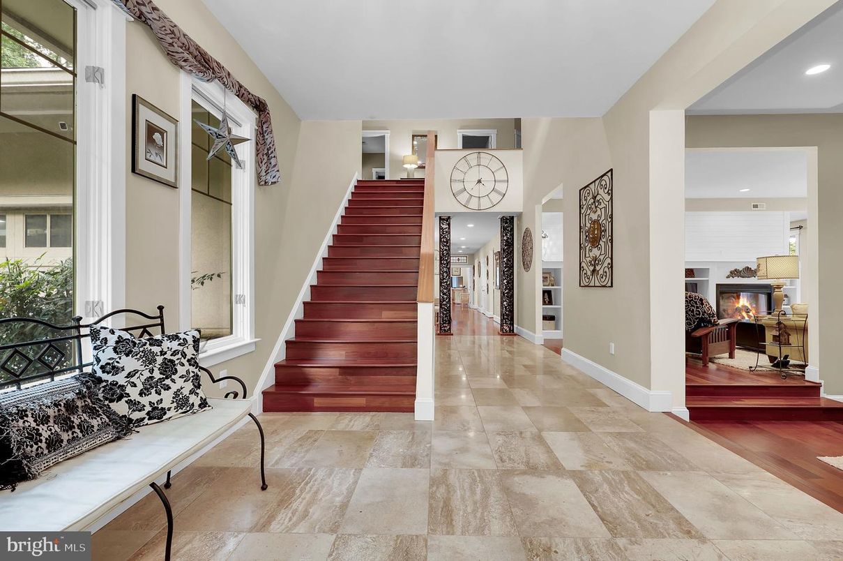 Fireplace, Interior, Recessed Lighting