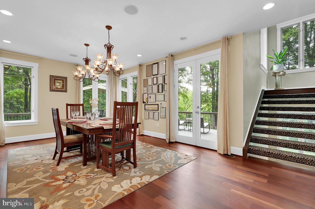 Chandelier, Dining room, Interior, Recessed Lighting, Wood Texture Flooring