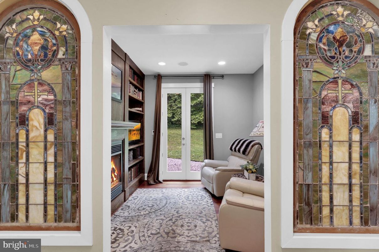 Fireplace, Interior, Recessed Lighting