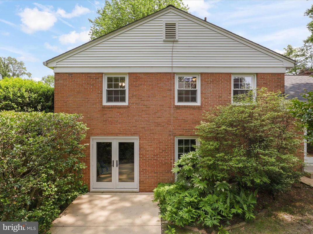 Exterior, Facade, Brick Facade, Brick Traditional