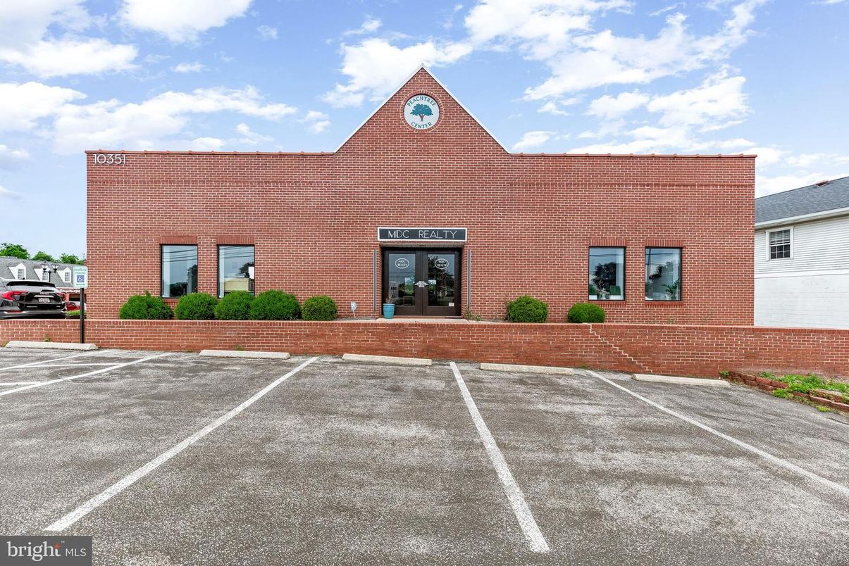 Exterior, Facade, Brick Facade, None
