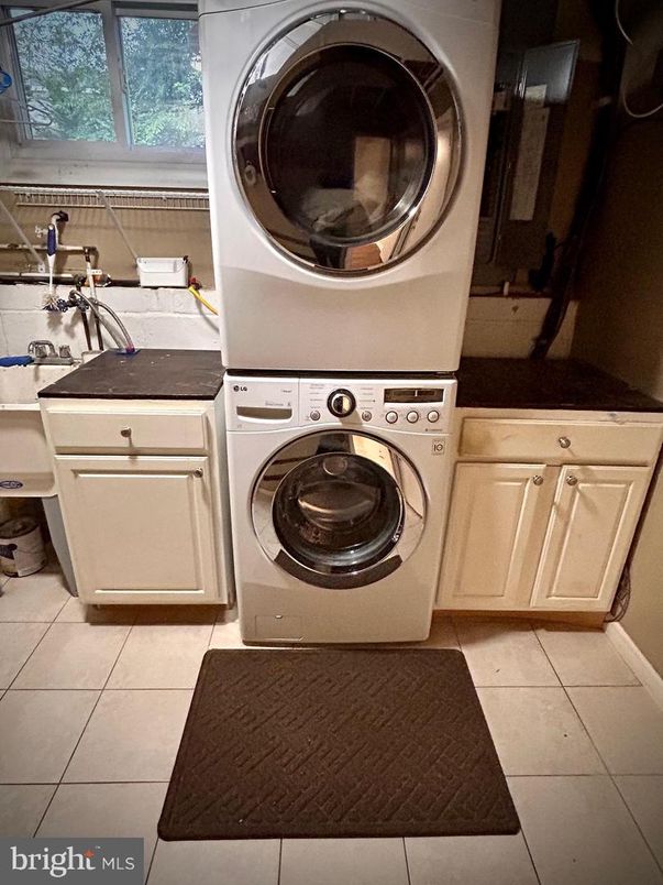 Interior, Utility Closets, Washer