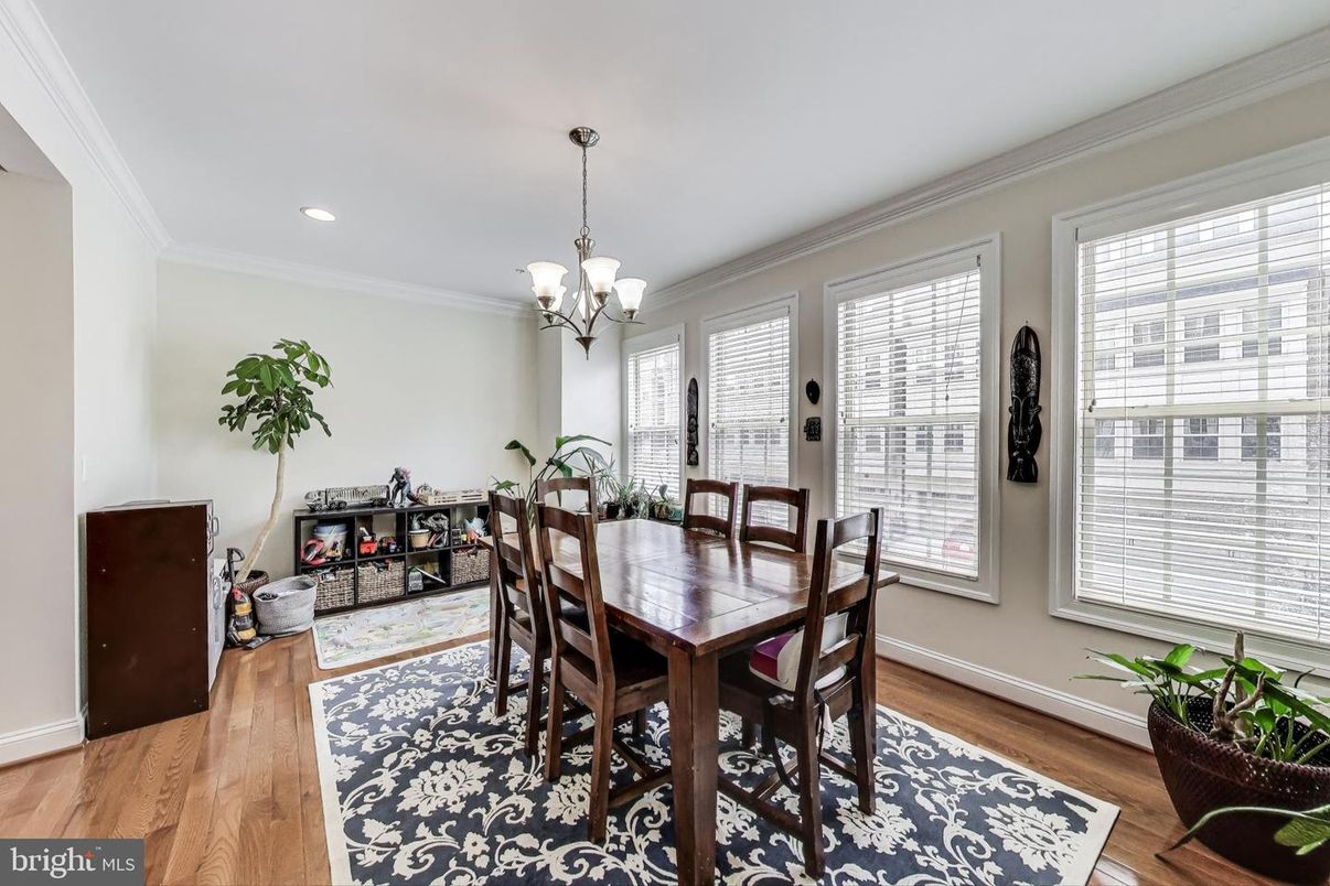 Chandelier, Dining room, Interior, Recessed Lighting, Wood Texture Flooring