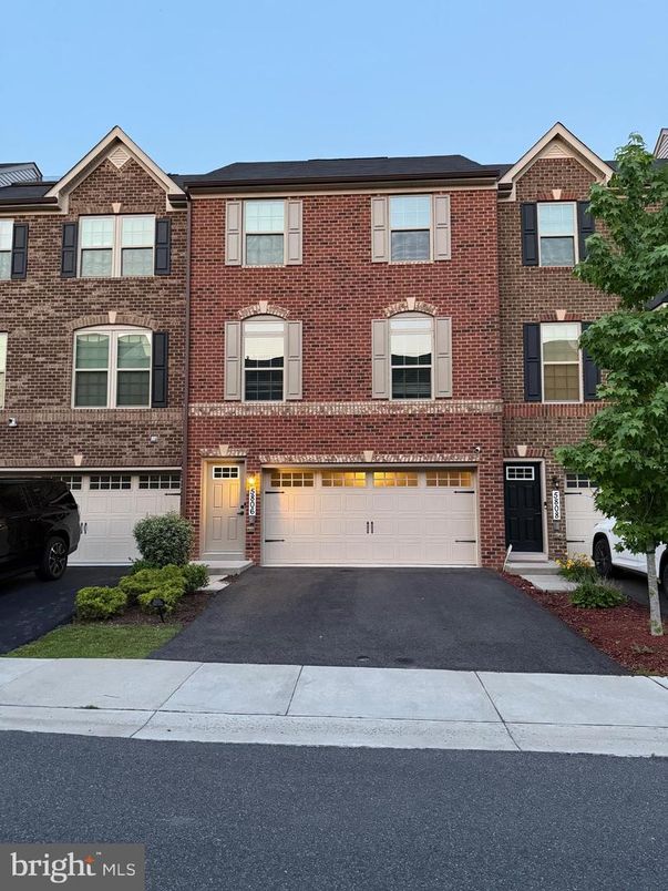 Attached, Exterior, Facade, Brick Facade, Rowhouse