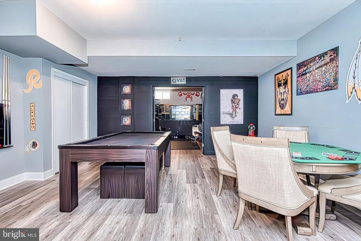 Billiard Table, Game Room, Interior, Wood Texture Flooring