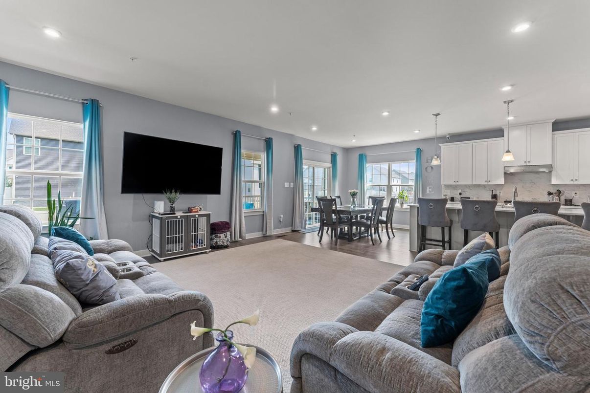 Dining room, Interior, Kitchen, Living room, Pendant Lights, Recessed Lighting