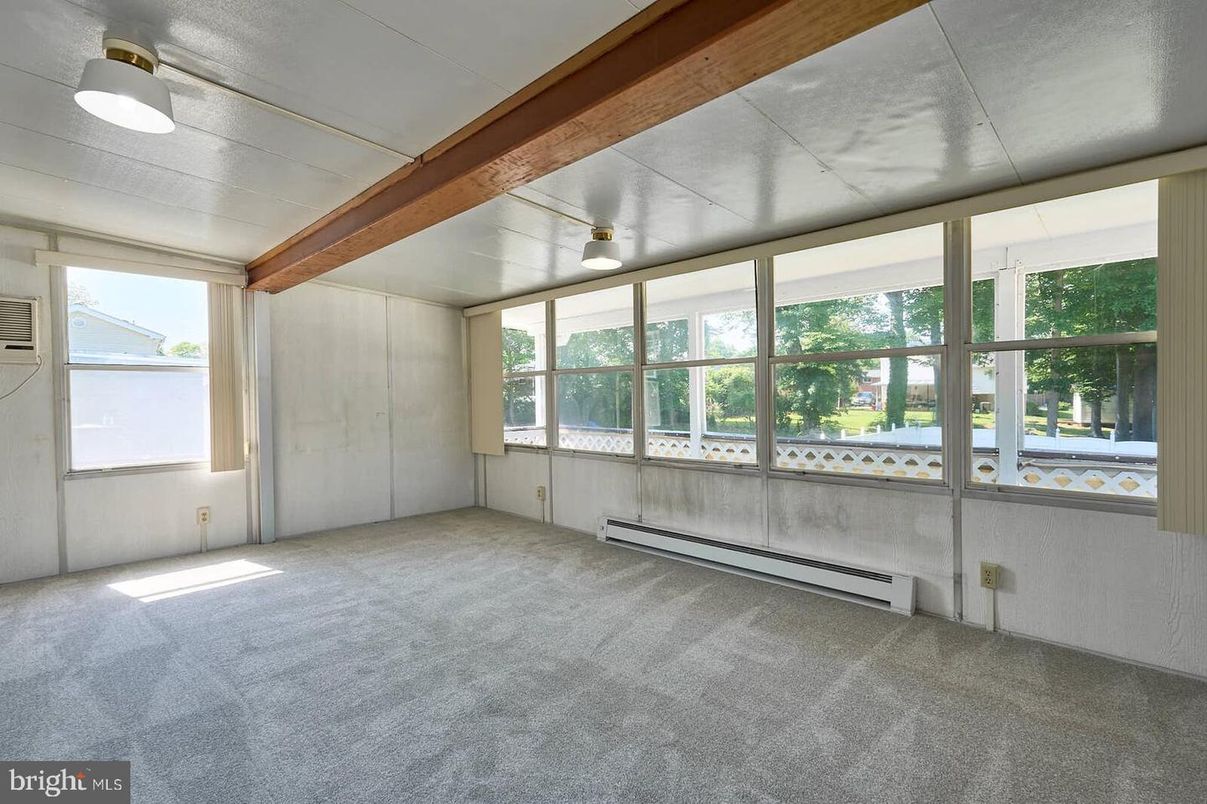 Empty room, Interior, Wooden Beams