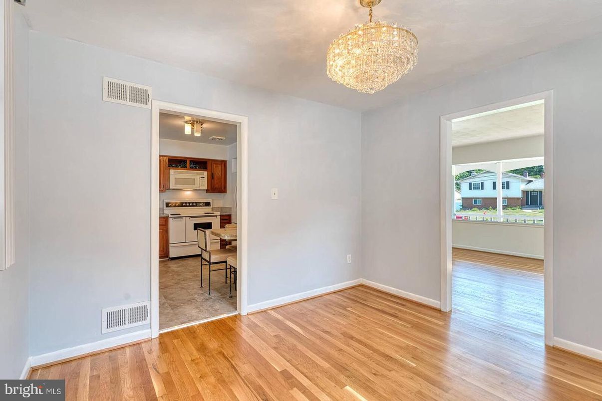 Chandelier, Empty room, Interior, Kitchen, Wood Texture Flooring