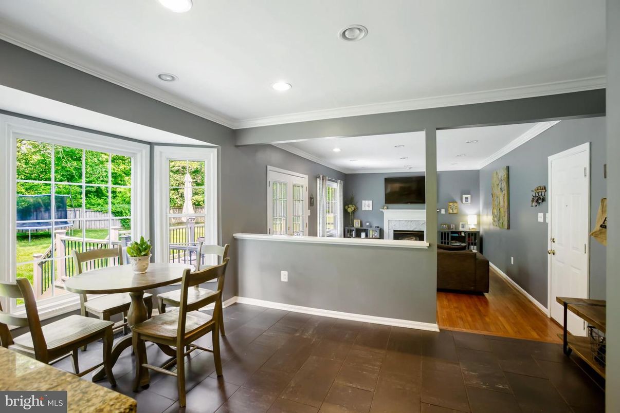 Dining room, Fireplace, Interior, Recessed Lighting, Wood Texture Flooring