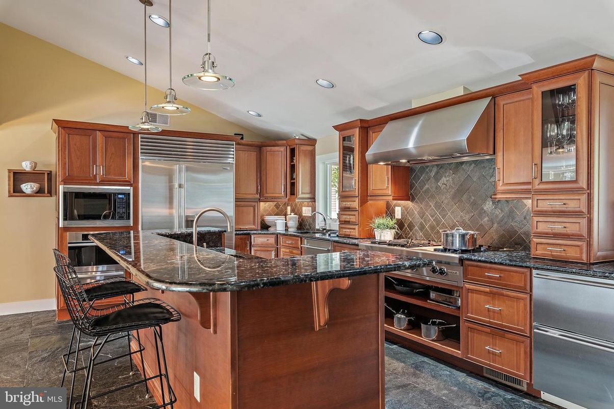 Interior, Kitchen, Pendant Lights, Recessed Lighting, Stainless Steel Appliances