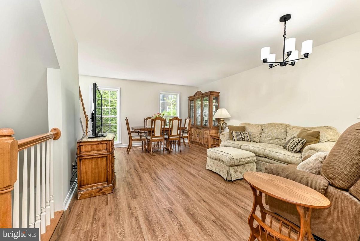 Chandelier, Dining room, Interior, Living room, Wood Texture Flooring