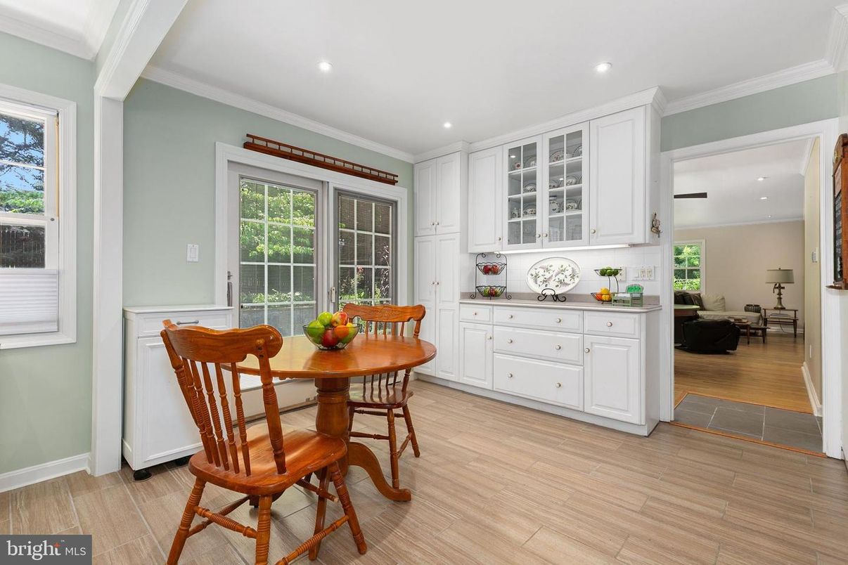 Dining room, Interior, Recessed Lighting, Wood Texture Flooring